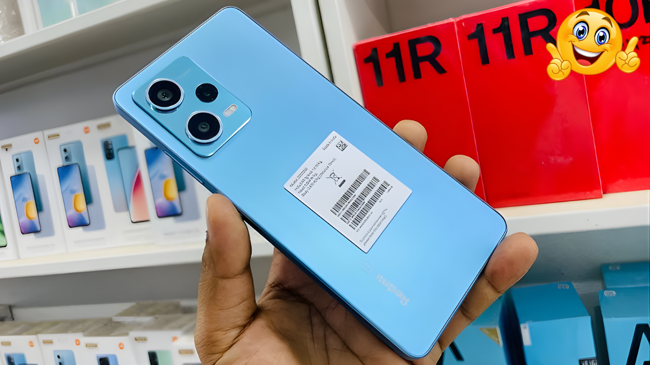 Discover why the Redmi Note 12 Pro 5G delivers flagship-level features - from a 120 Hz AMOLED screen and Sony IMX766 camera to 67W fast-charging - at a budget-friendly price. A smart choice for photography, performance and value.